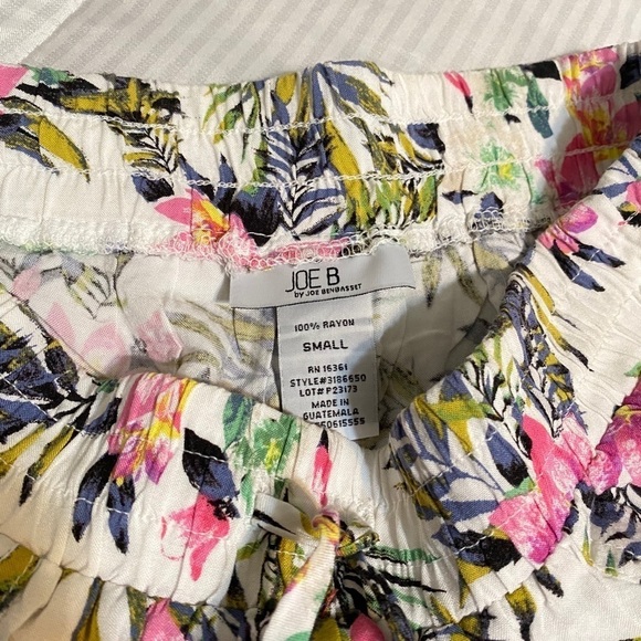 JOE B Floral Shorts Size S - Picture 3 of 6